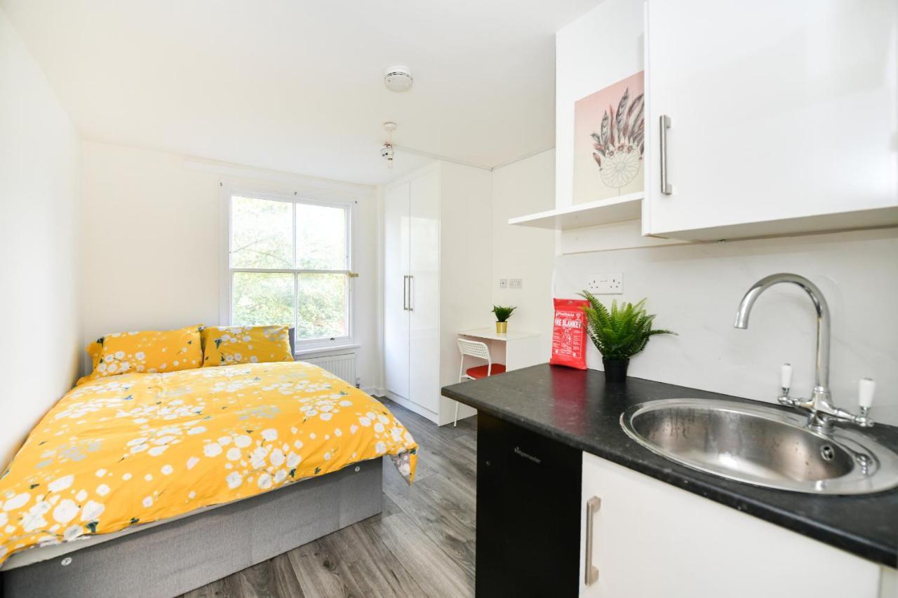 Waylen Street Suites Reading Exterior photo